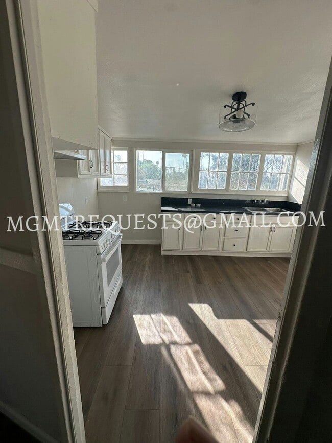 Building Photo - 3633 Kansas Ave Unit 3637