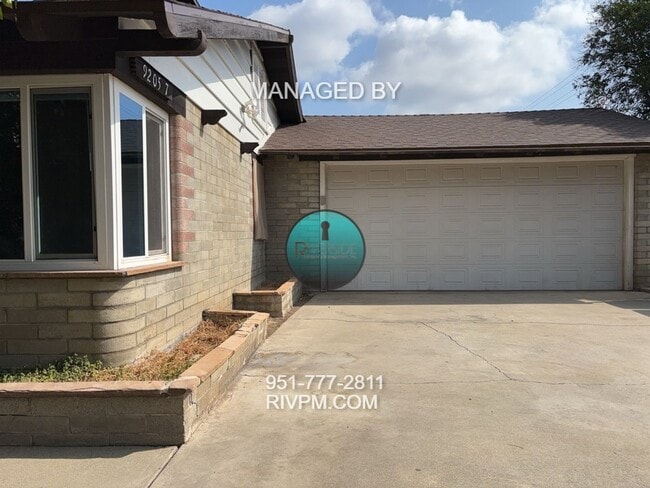 Photo - Riverside Duplex Retreat – Water Included!