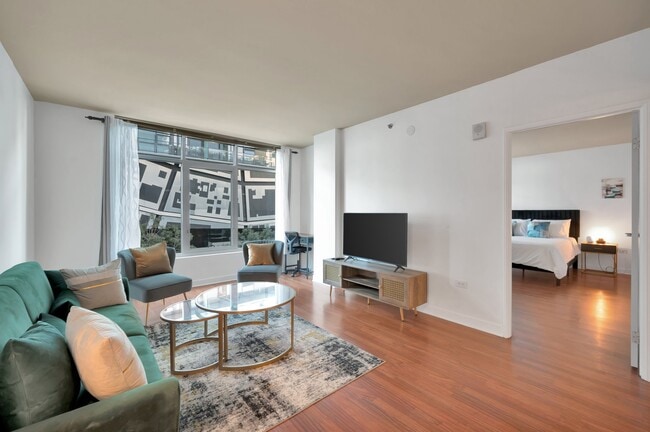 Photo - 425 W Beech St