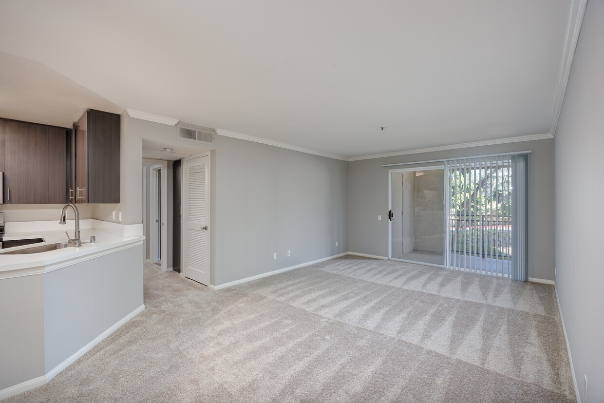 3D Tour - Central Park Apartments