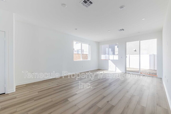 Photo - 31374 Lolite Dr