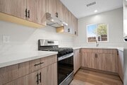 Photo - 1561 E Elizabeth St House