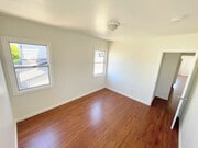 Photo - LARGE 2nd story 1bd/1ba unit near BMO, USC... Unit 971 1/2