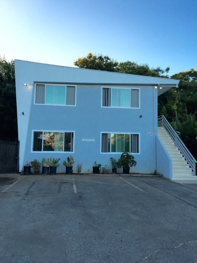 Building Photo - 11333 Venice Blvd Unit 5