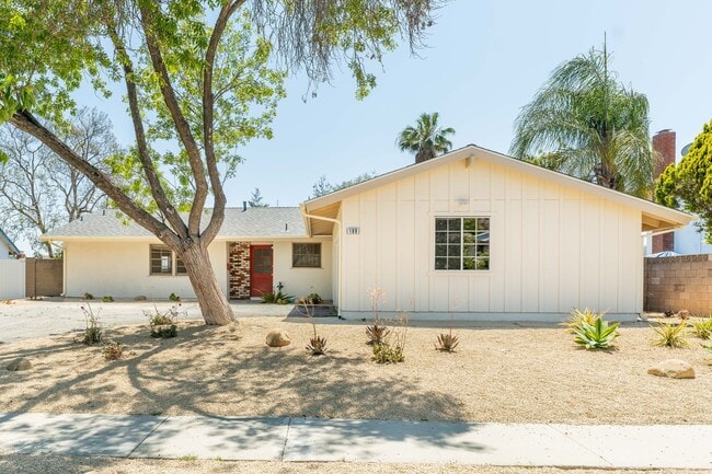 Building Photo - Charming 4-bedroom Single Story Newbury Park Home