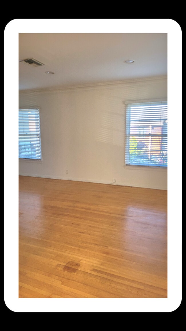 Photo - 445 N Doheny Dr