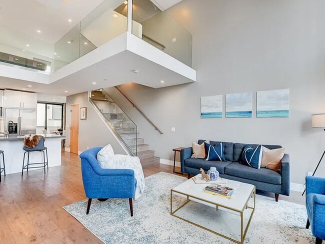 Building Photo - RARE Luxurious 3 Bedroom + Office in Hillcrest / Mission Hills