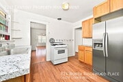 Photo - 824 N Ridgewood Pl