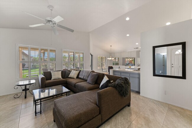 Photo - 42885 Scirocco Rd