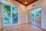 Photo - 1048 Maple St