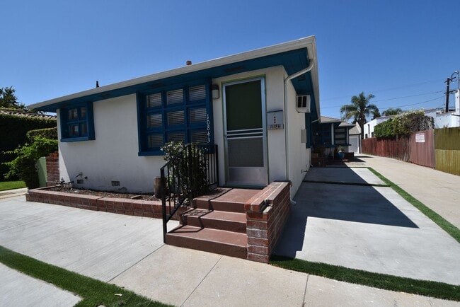 Photo - 10843 Peach Grove St Apartment Unit 10843 1/4