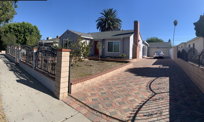 Building Photo - 8136 Bellingham Ave