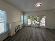 Photo - 307 Laurel St