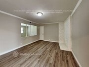 Photo - 1341 W D St House