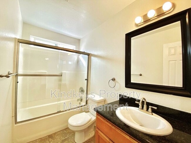 Photo - 748 Florida St