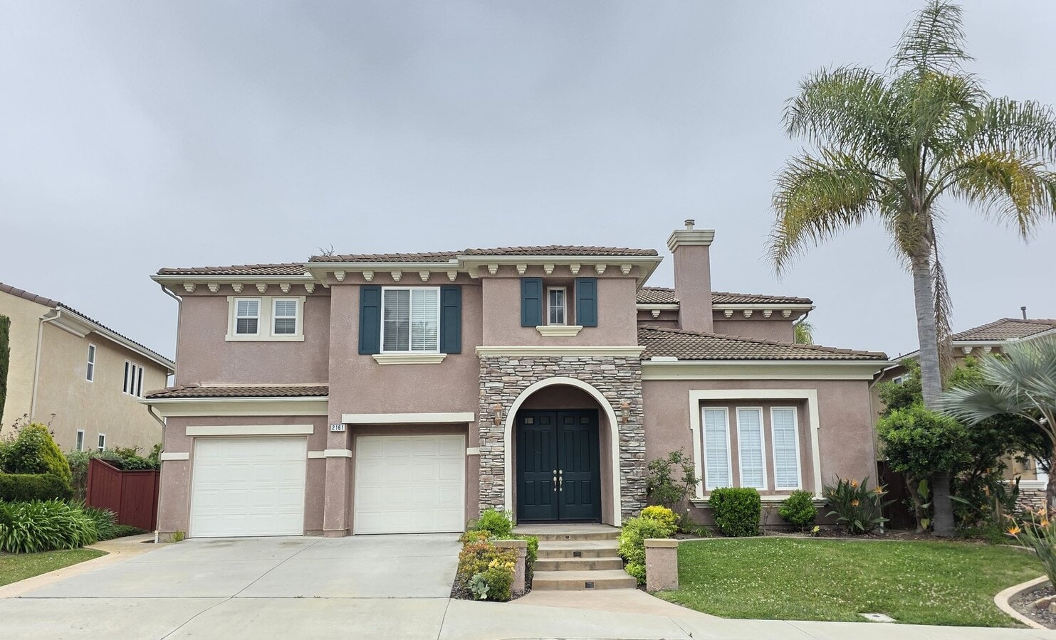 Large lovely home with amazing views! July... - Large lovely home with amazing views! July...