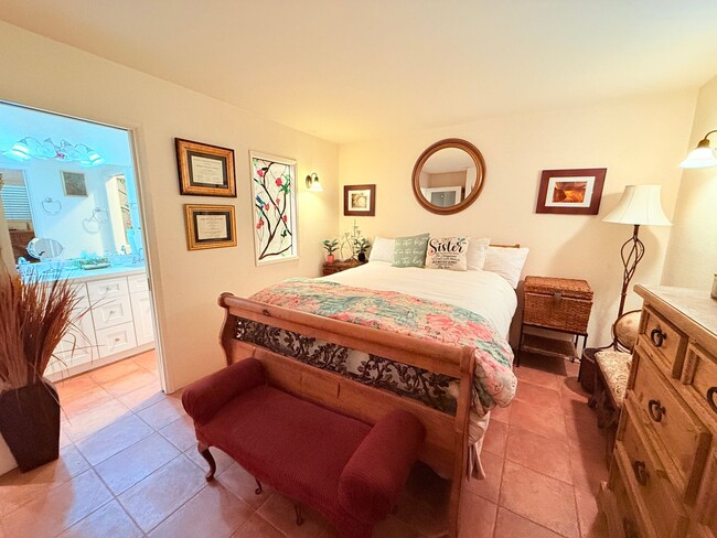 Building Photo - Charming Fully Furnished 1-Bedroom Condo with Pool Access in Carpinteria Unit 413