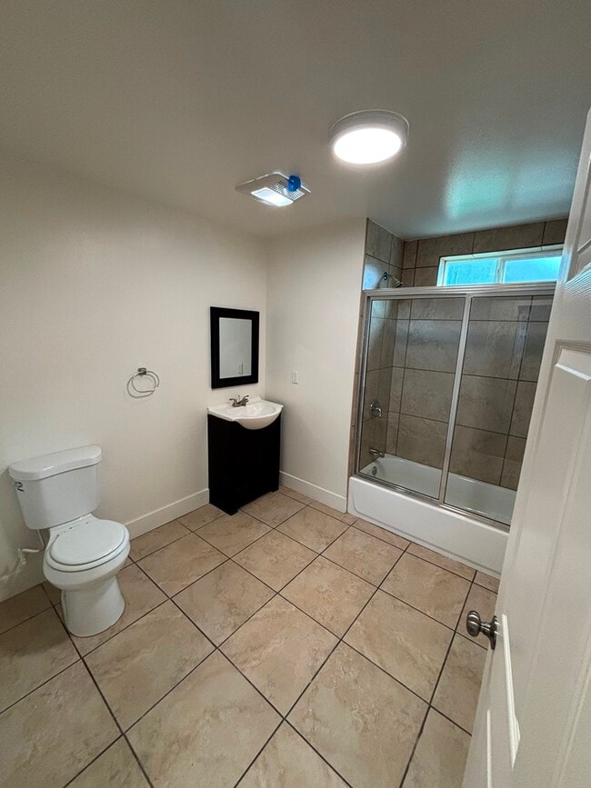 Photo - 632 W 94th St