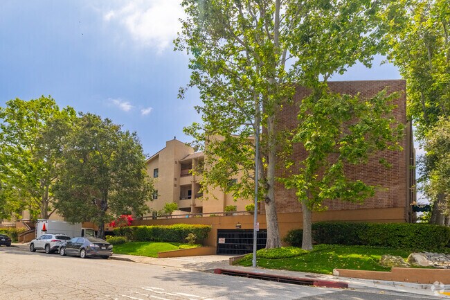 Photo - Glendale Oaks Apartments