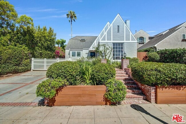 Building Photo - 10449 Holman Ave