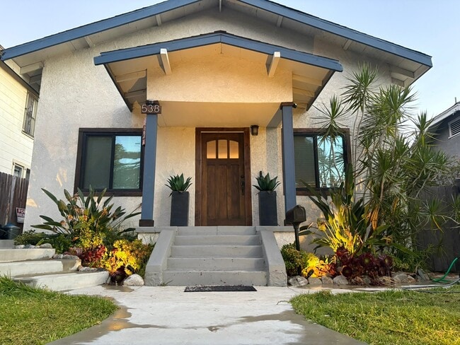Building Photo - 538 Kendall Ave