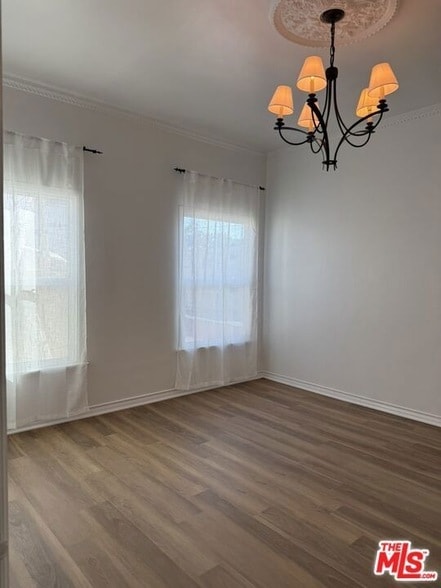 Building Photo - 157 N La Peer Dr