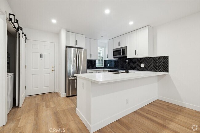Building Photo - 17000 Burbank Blvd Unit 106-106 Rental