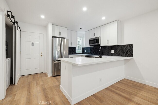 Building Photo - 17000 Burbank Blvd Unit 106-106 Rental