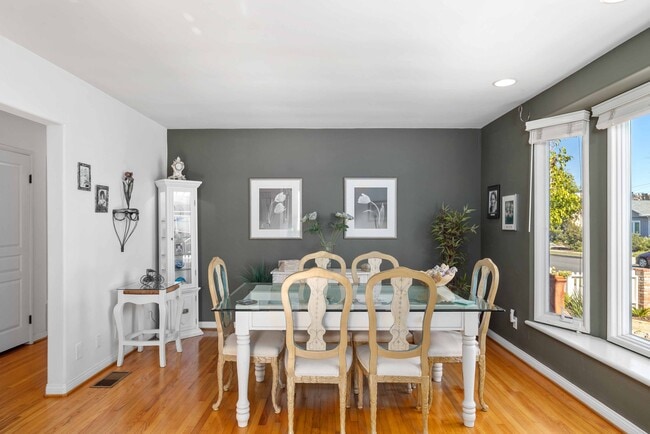 Photo - 1605 Lynngrove Dr