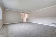 Photo - 2407 Mackay Ln