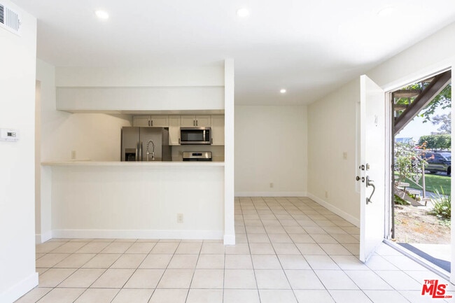 Photo - 2345 Highbury Ave Unit 21