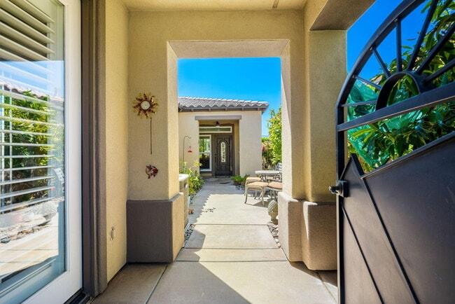 Photo - 60661 Juniper Ln