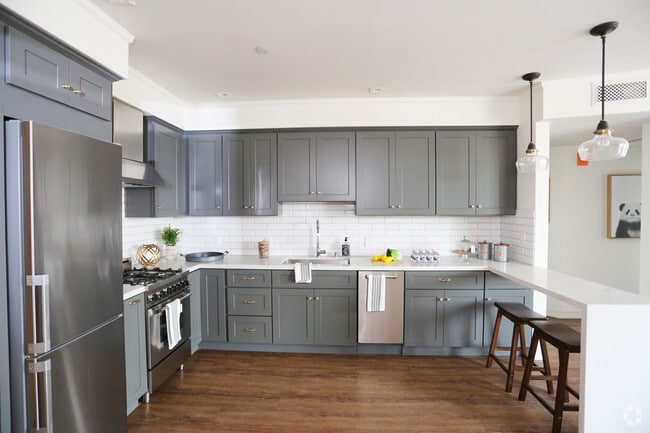 1BR, 1BA-Kitchen - The Goldwyn