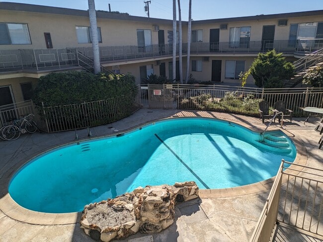 Oasis Apartments - Oasis Apartments