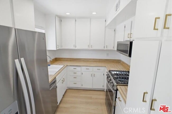 Photo - 10566 Sunland Blvd Unit 7