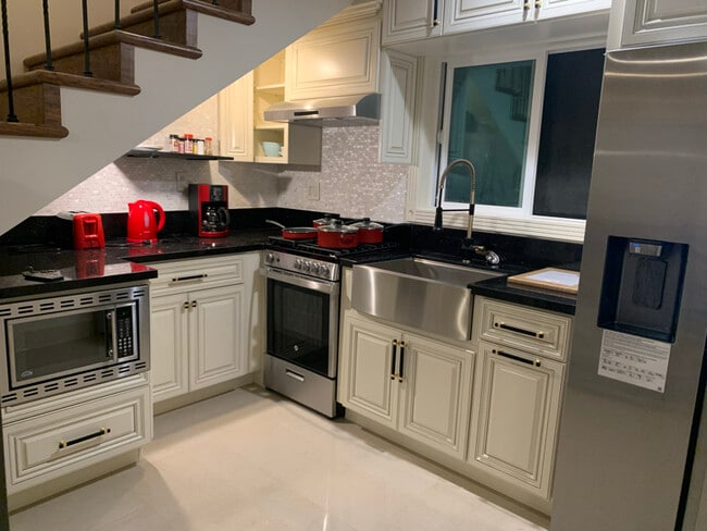 Photo - 22970 Crespi St