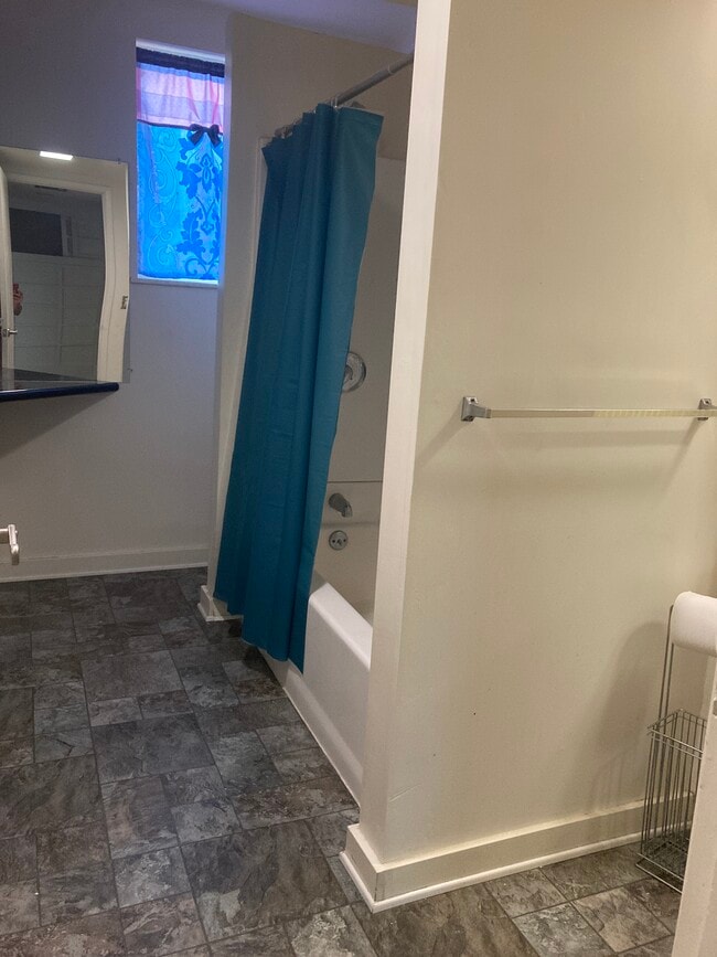 Bath 2 - 259 S Rosemead Blvd Unit A