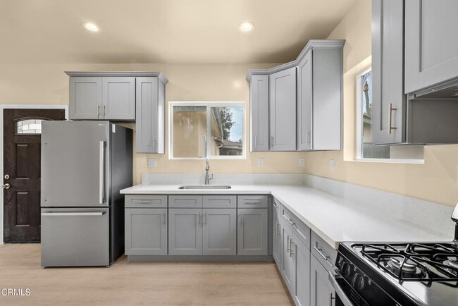 Photo - 148 S Parish Pl