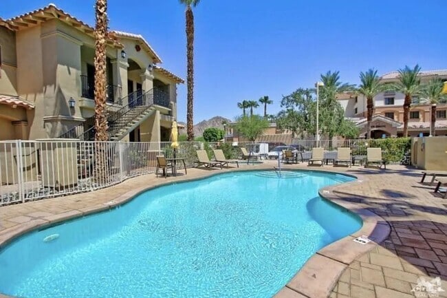 Building Photo - 50670 Santa Rosa Plz Rental