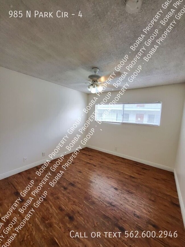 Photo - 985 N Pk Cir Unit 4