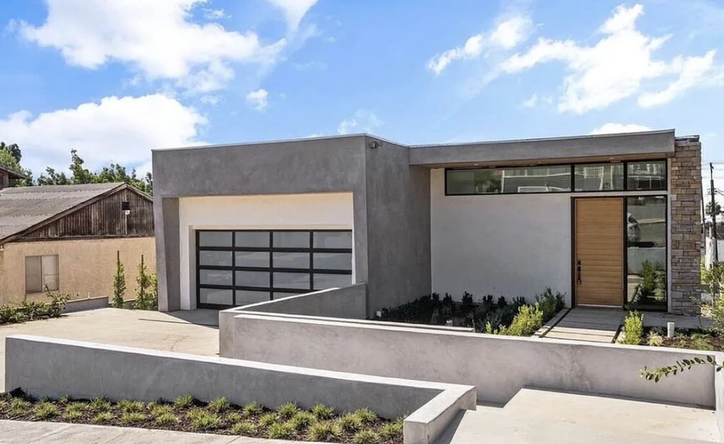 Photo - 3515 Oceanview Avenue.