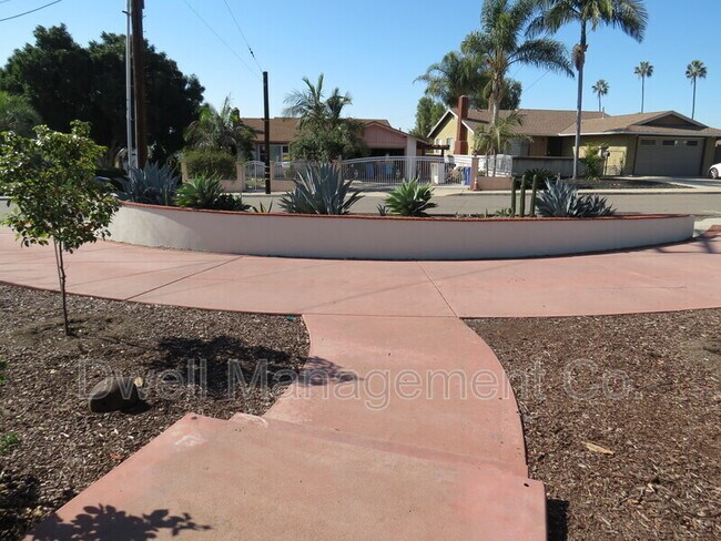 Photo - 8458 Golden Ave House