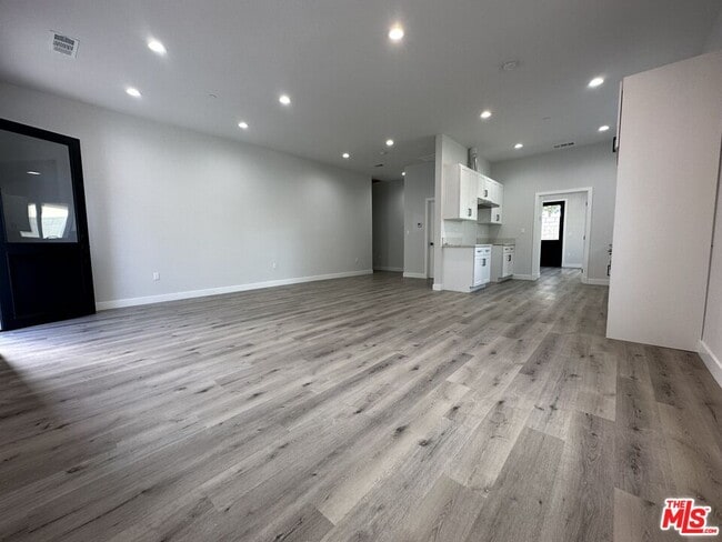 Photo - 6829 Bellaire Ave