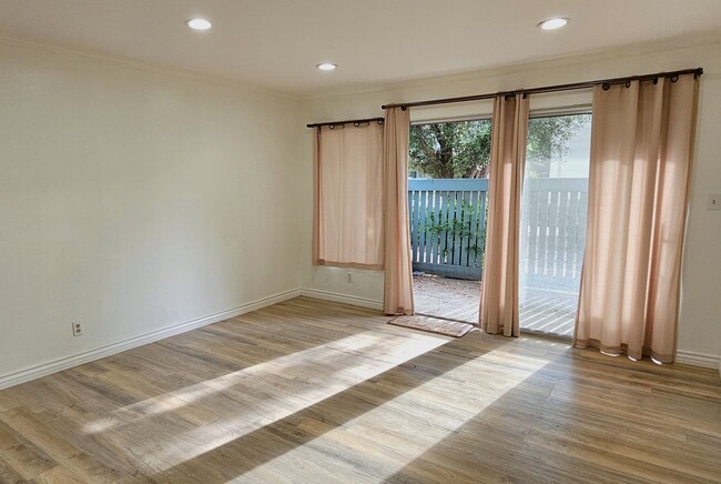 Photo - Beautiful 2 Bedrooms, 1 Bath Condo in Grea...