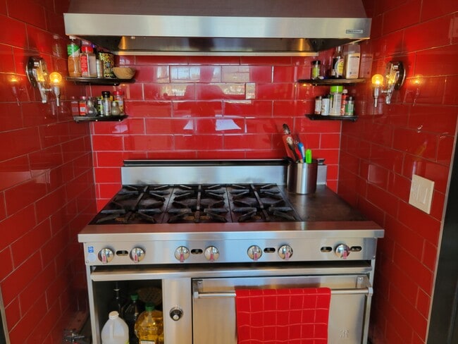 Photo - 2275 Vasanta Way