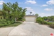 Photo - 3133 Barbydell Dr House