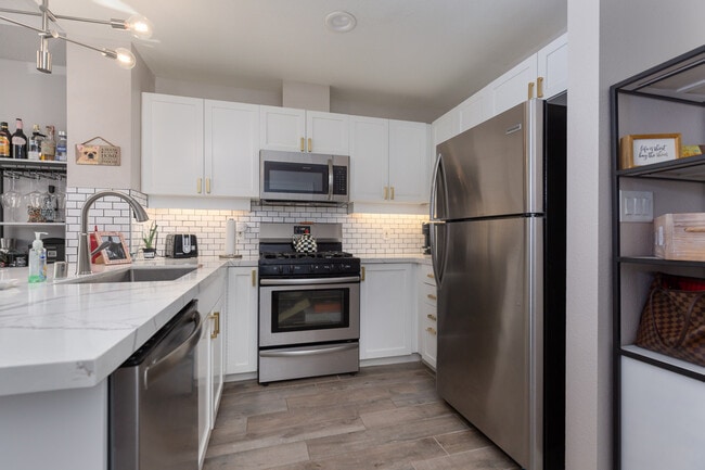 Photo - 1240 India St Unit 100