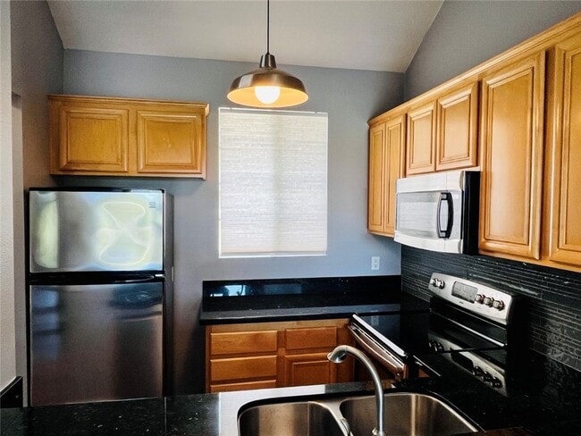 Photo - 20191 Cape Coral Ln Unit 3-314
