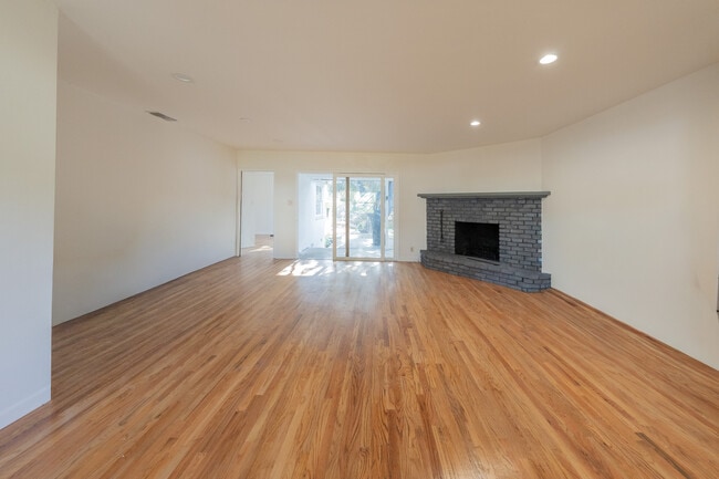 Photo - 3106 Honolulu Ave