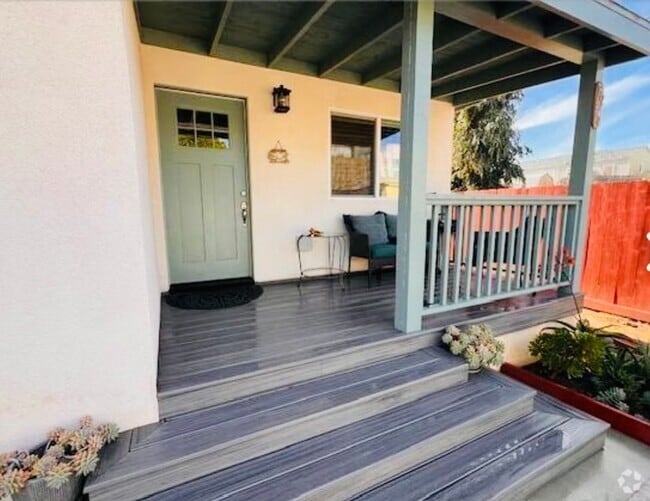 Building Photo - Coastal Luxury Living – Fully Furnished Ho... Rental